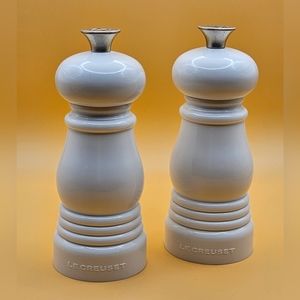 Le Creuset Petite Salt and Pepper Mill Set - Never Used!